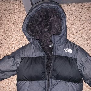Unisex Toddler Northface Puffer Coat , brand NEW hat included!